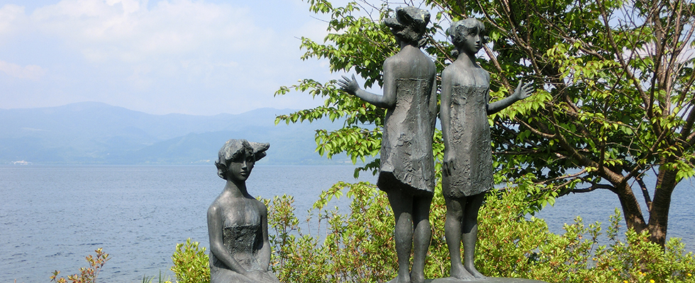 洞爺湖畔の彫刻_峯田敏郎_記念撮影～五月のかたち～