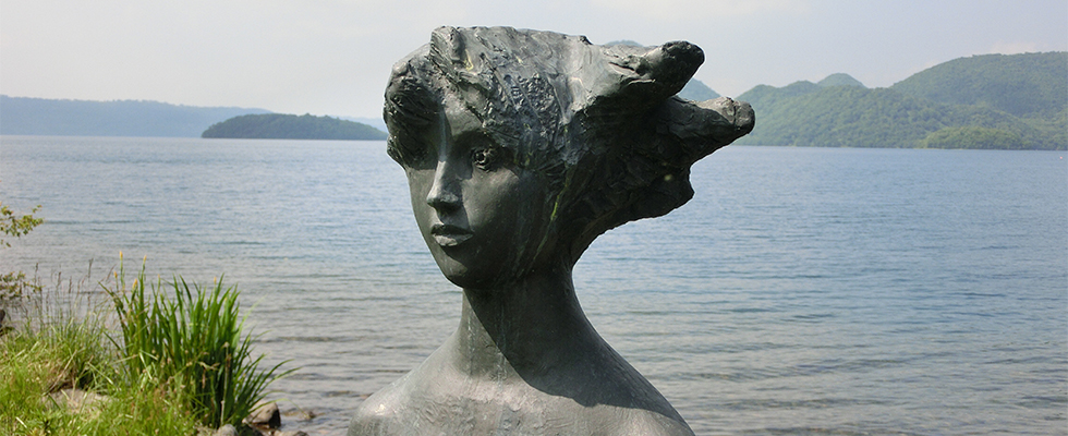 洞爺湖畔の彫刻_峯田敏郎_記念撮影～五月のかたち～