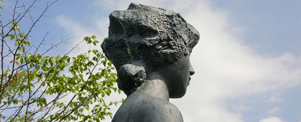 洞爺湖畔の彫刻_峯田敏郎_記念撮影～五月のかたち～