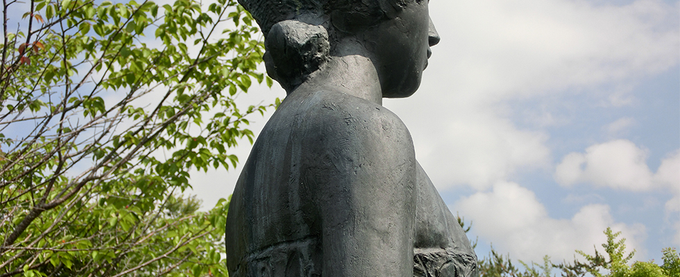 洞爺湖畔の彫刻_峯田敏郎_記念撮影～五月のかたち～