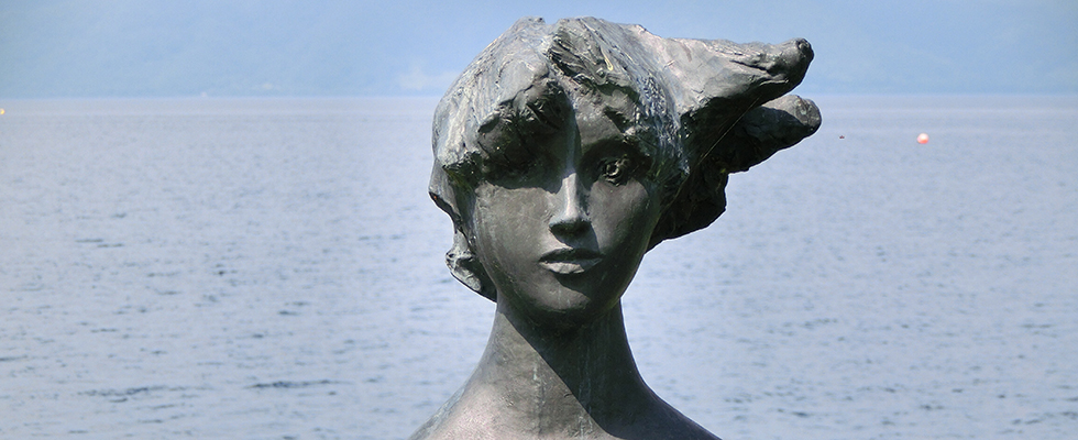 洞爺湖畔の彫刻_峯田敏郎_記念撮影～五月のかたち～