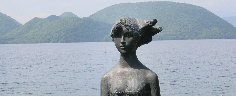 洞爺湖畔の彫刻_峯田敏郎_記念撮影～五月のかたち～