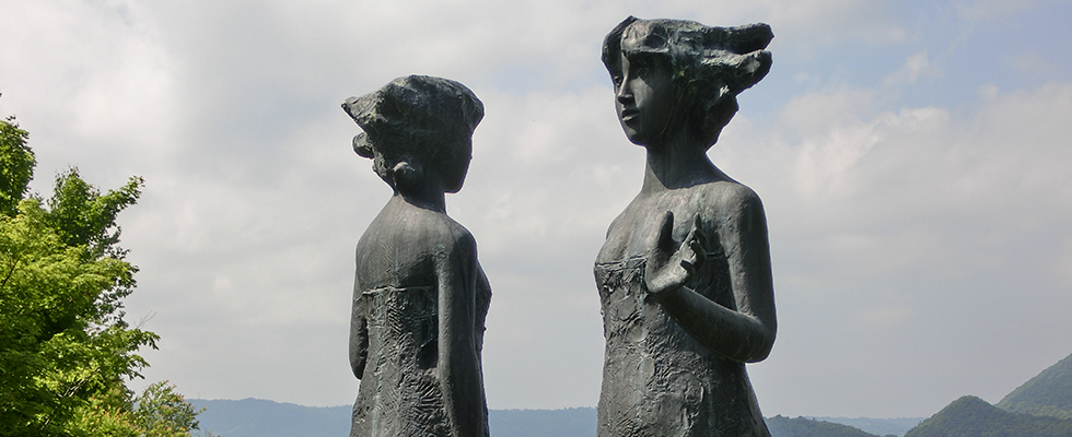 洞爺湖畔の彫刻_峯田敏郎_記念撮影～五月のかたち～