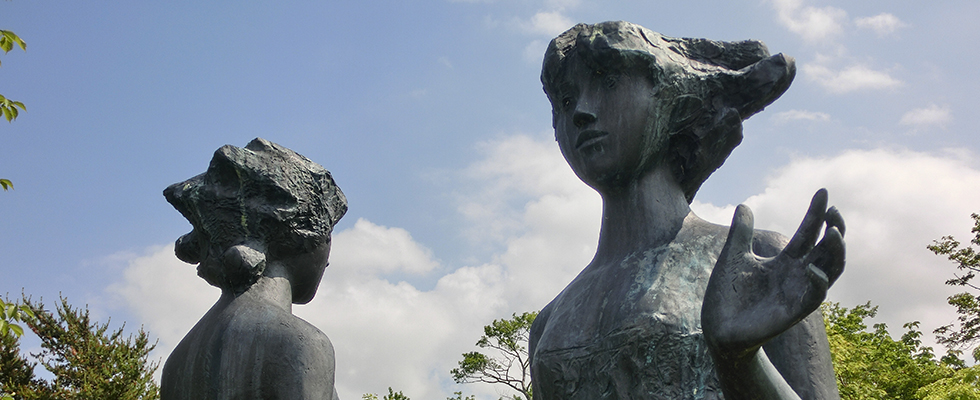 洞爺湖畔の彫刻_峯田敏郎_記念撮影～五月のかたち～