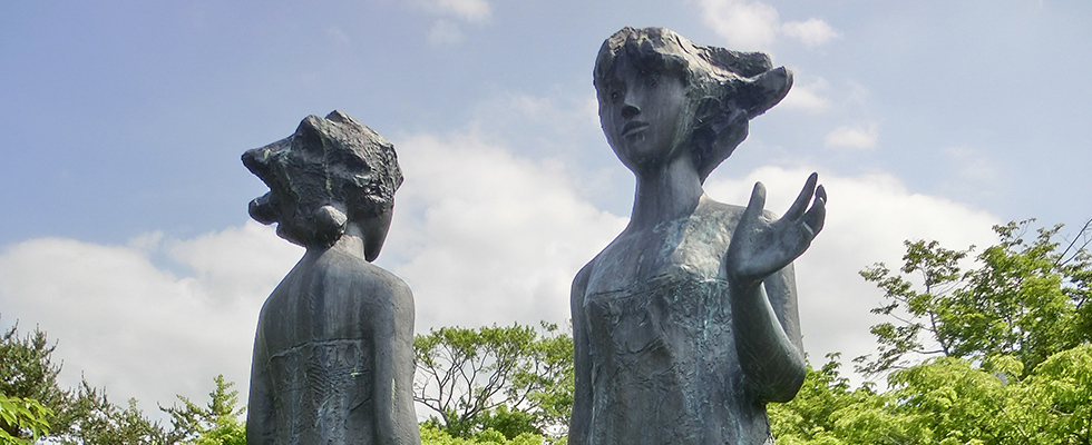 洞爺湖畔の彫刻_峯田敏郎_記念撮影～五月のかたち～