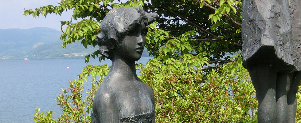 洞爺湖畔の彫刻_峯田敏郎_記念撮影～五月のかたち～