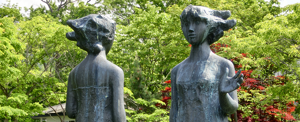 洞爺湖畔の彫刻_峯田敏郎_記念撮影～五月のかたち～