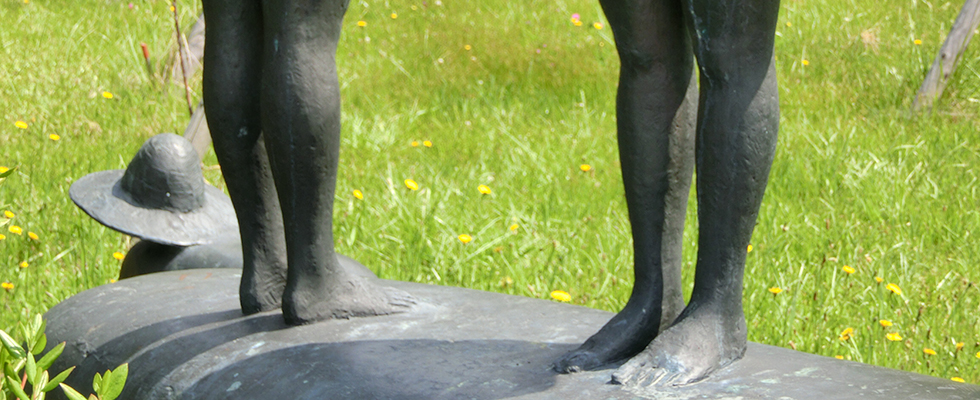 洞爺湖畔の彫刻_峯田敏郎_記念撮影～五月のかたち～