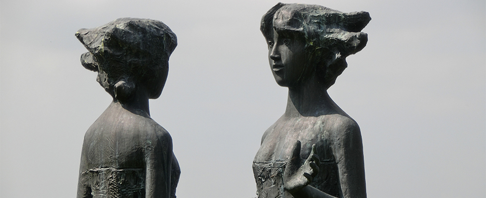 洞爺湖畔の彫刻_峯田敏郎_記念撮影～五月のかたち～